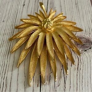 Vintage Gold Flower Brooch, Judy Lee, Unsigned